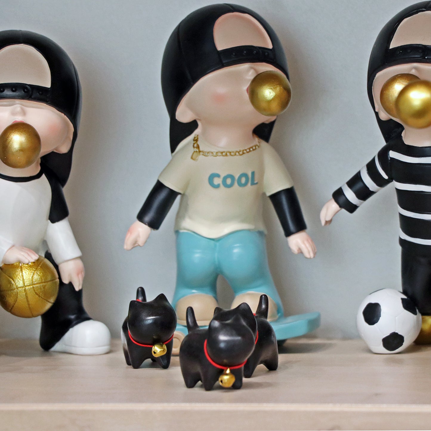 Cool Skater [Posed Boarding] - Decor Figurine