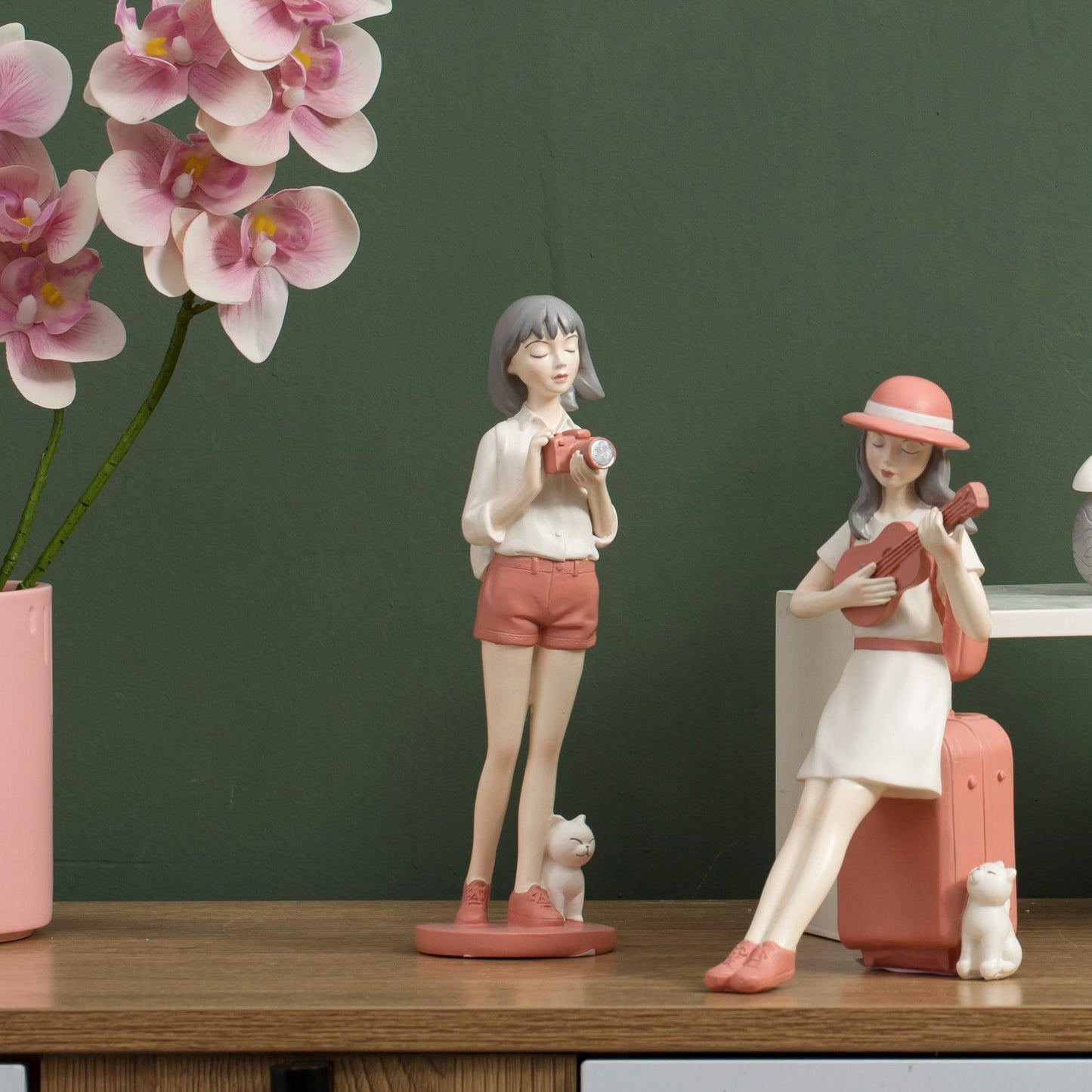 Photographer Girl - Decor Figurine